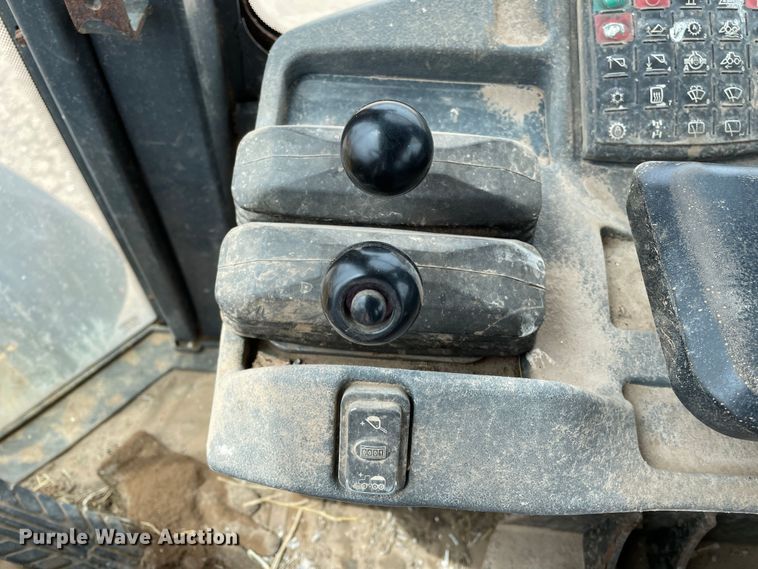 image for item DJ5132 2014 John Deere 624K  wheel loader