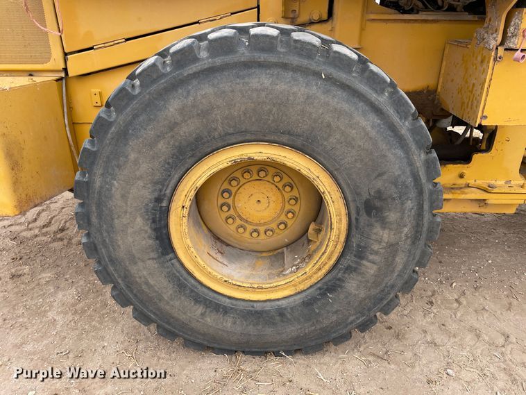 image for item DJ5132 2014 John Deere 624K  wheel loader