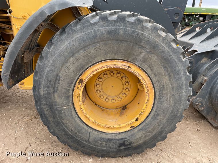 image for item DJ5132 2014 John Deere 624K  wheel loader
