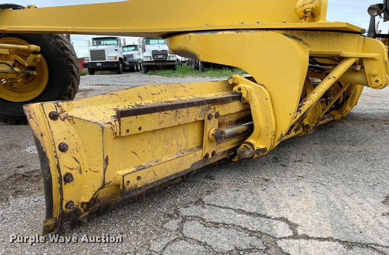 image for item DJ5199 2008 Komatsu GD655-3E0  motor grader