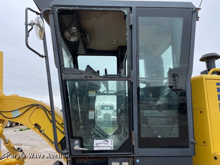 image for item DJ5199 2008 Komatsu GD655-3E0  motor grader