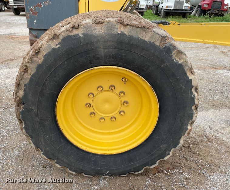 image for item DJ5199 2008 Komatsu GD655-3E0  motor grader