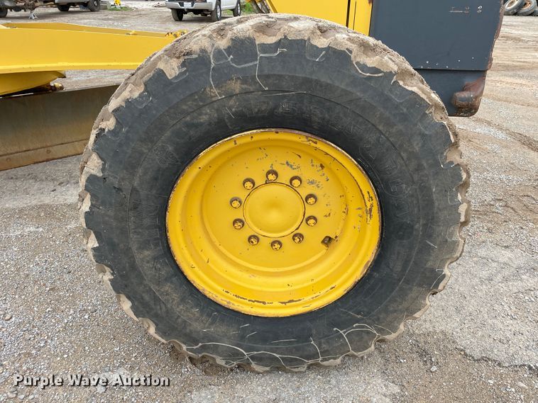 image for item DJ5199 2008 Komatsu GD655-3E0  motor grader