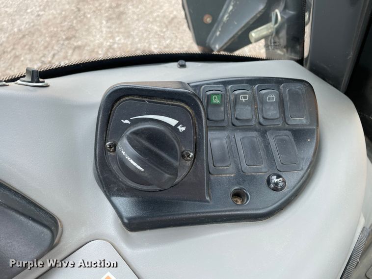 image for item DJ5203 2018 Case 580N EP  backhoe