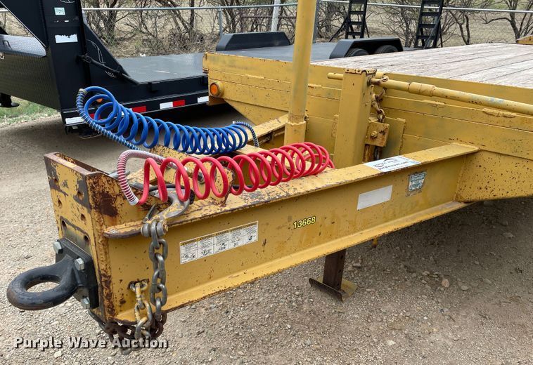 image for item DJ5205 2006 Belshe DT256  equipment trailer