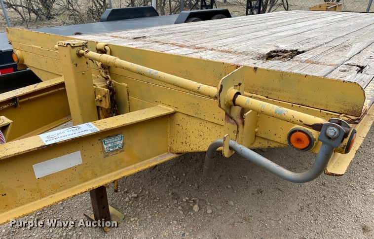 image for item DJ5205 2006 Belshe DT256  equipment trailer