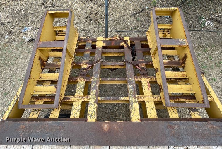 image for item DJ5205 2006 Belshe DT256  equipment trailer