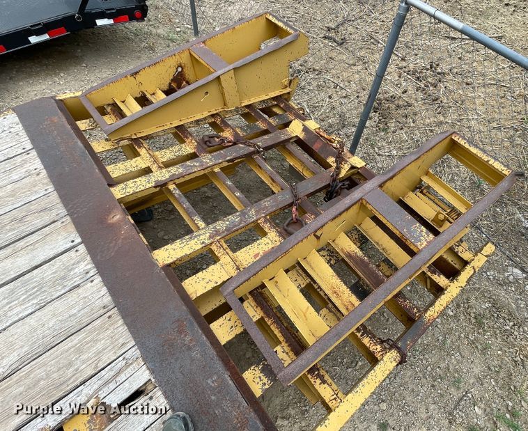 image for item DJ5205 2006 Belshe DT256  equipment trailer