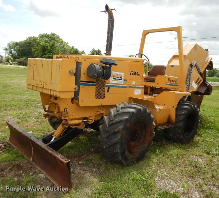 image for item DJ6115 1998 Vermeer V8550A  rock saw