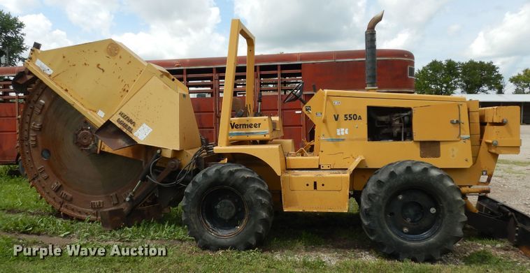 image for item DJ6115 1998 Vermeer V8550A  rock saw