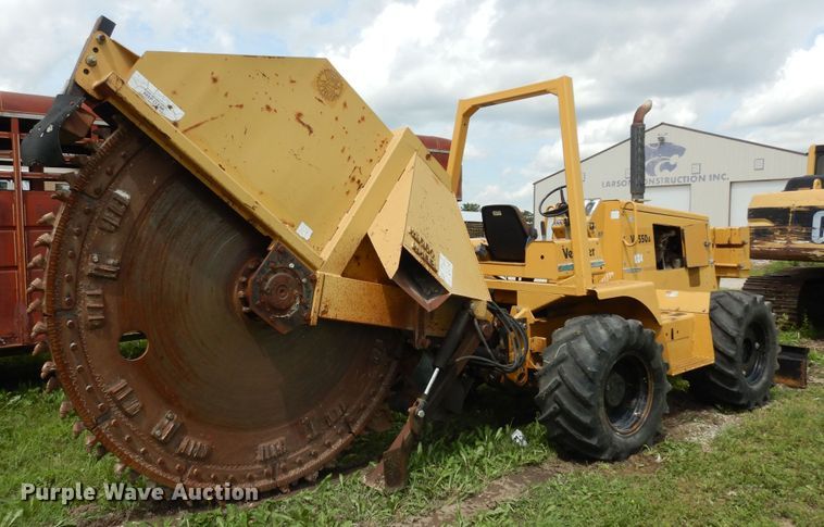 image for item DJ6115 1998 Vermeer V8550A  rock saw