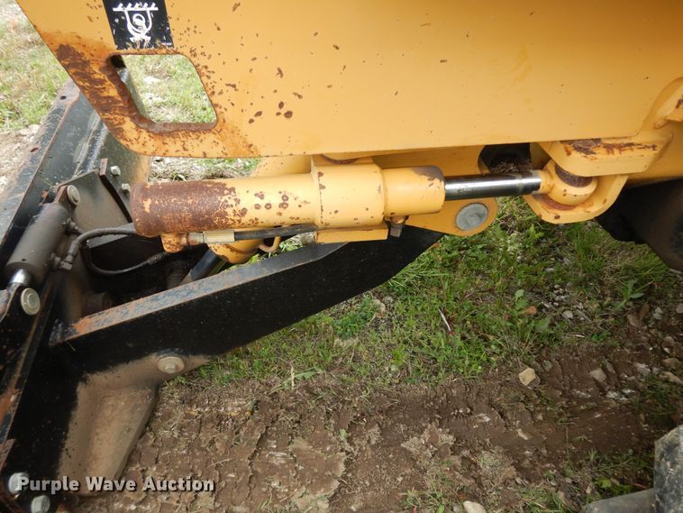 image for item DJ6115 1998 Vermeer V8550A  rock saw