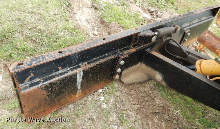 image for item DJ6115 1998 Vermeer V8550A  rock saw