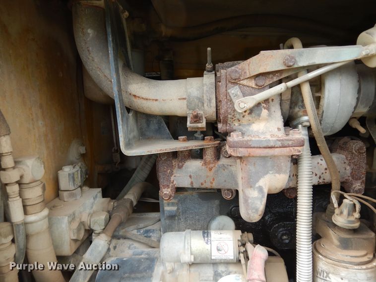 image for item DJ6115 1998 Vermeer V8550A  rock saw