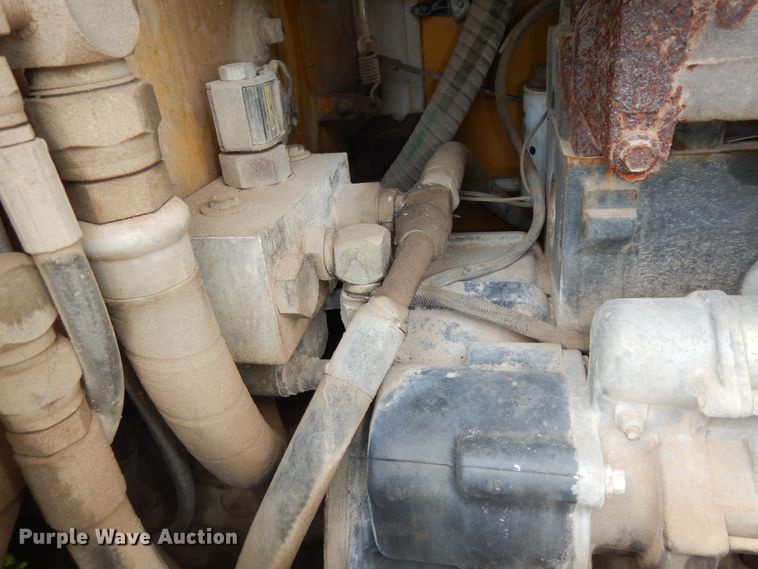 image for item DJ6115 1998 Vermeer V8550A  rock saw