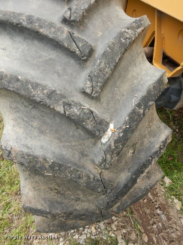 image for item DJ6115 1998 Vermeer V8550A  rock saw