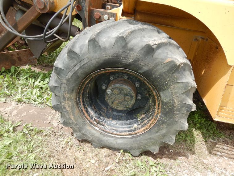 image for item DJ6115 1998 Vermeer V8550A  rock saw