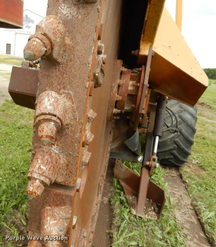 image for item DJ6115 1998 Vermeer V8550A  rock saw