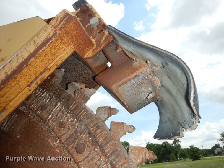 image for item DJ6115 1998 Vermeer V8550A  rock saw