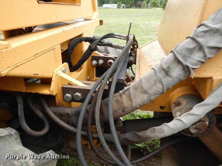 image for item DJ6115 1998 Vermeer V8550A  rock saw