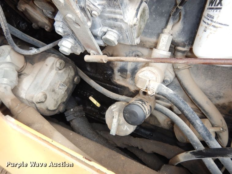 image for item DJ6115 1998 Vermeer V8550A  rock saw