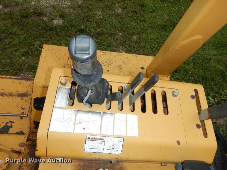 image for item DJ6115 1998 Vermeer V8550A  rock saw