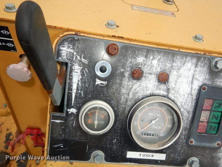 image for item DJ6115 1998 Vermeer V8550A  rock saw