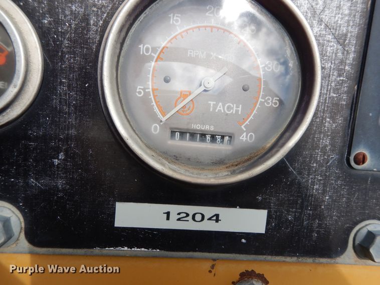 image for item DJ6115 1998 Vermeer V8550A  rock saw