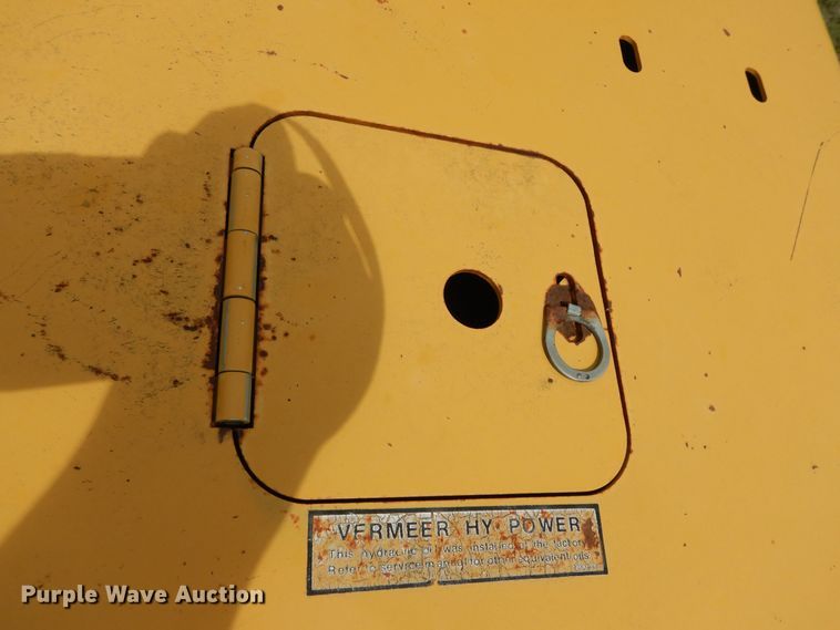 image for item DJ6115 1998 Vermeer V8550A  rock saw