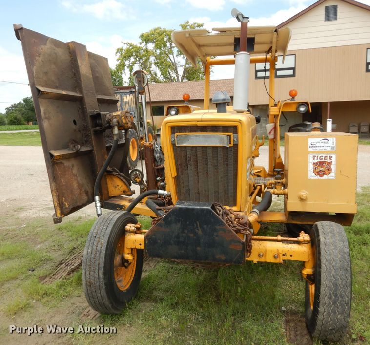 image for item DJ6117 Ford Tiger Special 5600  tractor