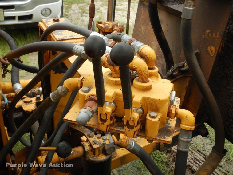 image for item DJ6117 Ford Tiger Special 5600  tractor