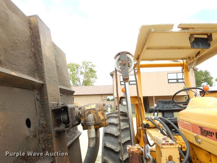 image for item DJ6117 Ford Tiger Special 5600  tractor