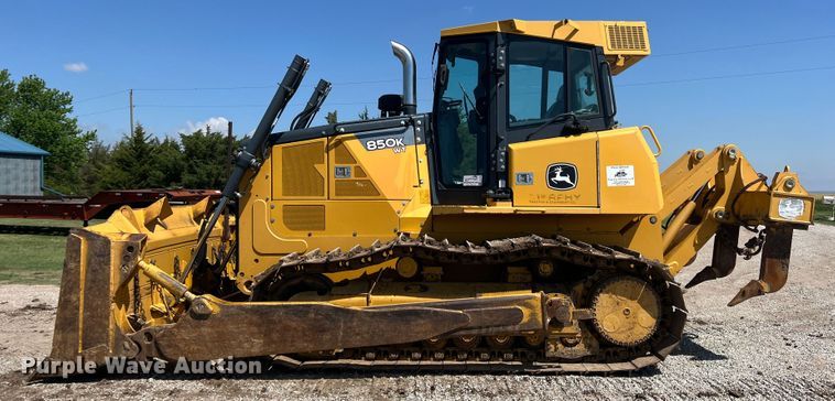 image for item DJ7650 2013 John Deere 850K  dozer