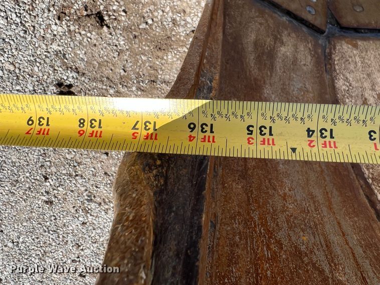 image for item DJ7650 2013 John Deere 850K  dozer