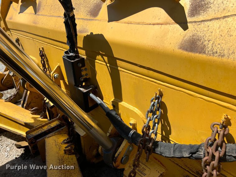 image for item DJ7650 2013 John Deere 850K  dozer