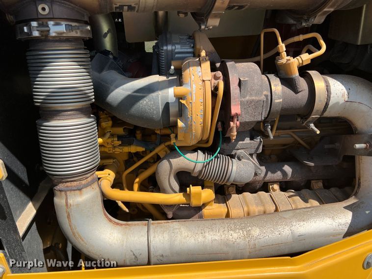 image for item DJ7650 2013 John Deere 850K  dozer