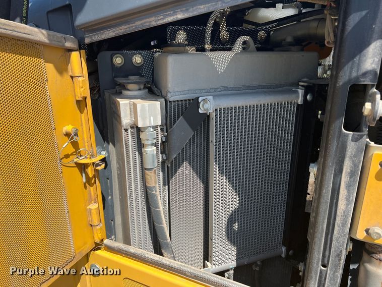 image for item DJ7650 2013 John Deere 850K  dozer