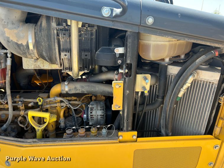 image for item DJ7650 2013 John Deere 850K  dozer