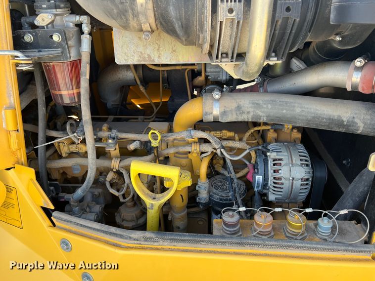 image for item DJ7650 2013 John Deere 850K  dozer