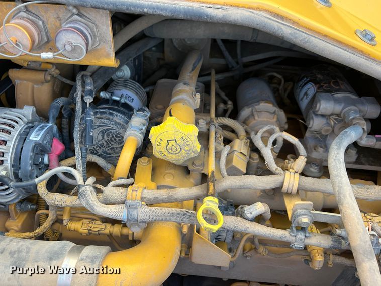 image for item DJ7650 2013 John Deere 850K  dozer