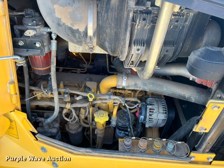 image for item DJ7650 2013 John Deere 850K  dozer