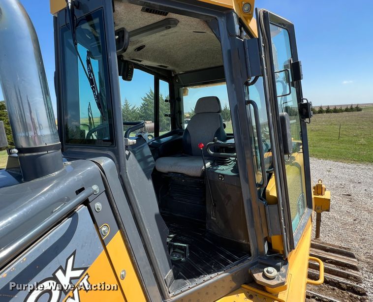 image for item DJ7650 2013 John Deere 850K  dozer