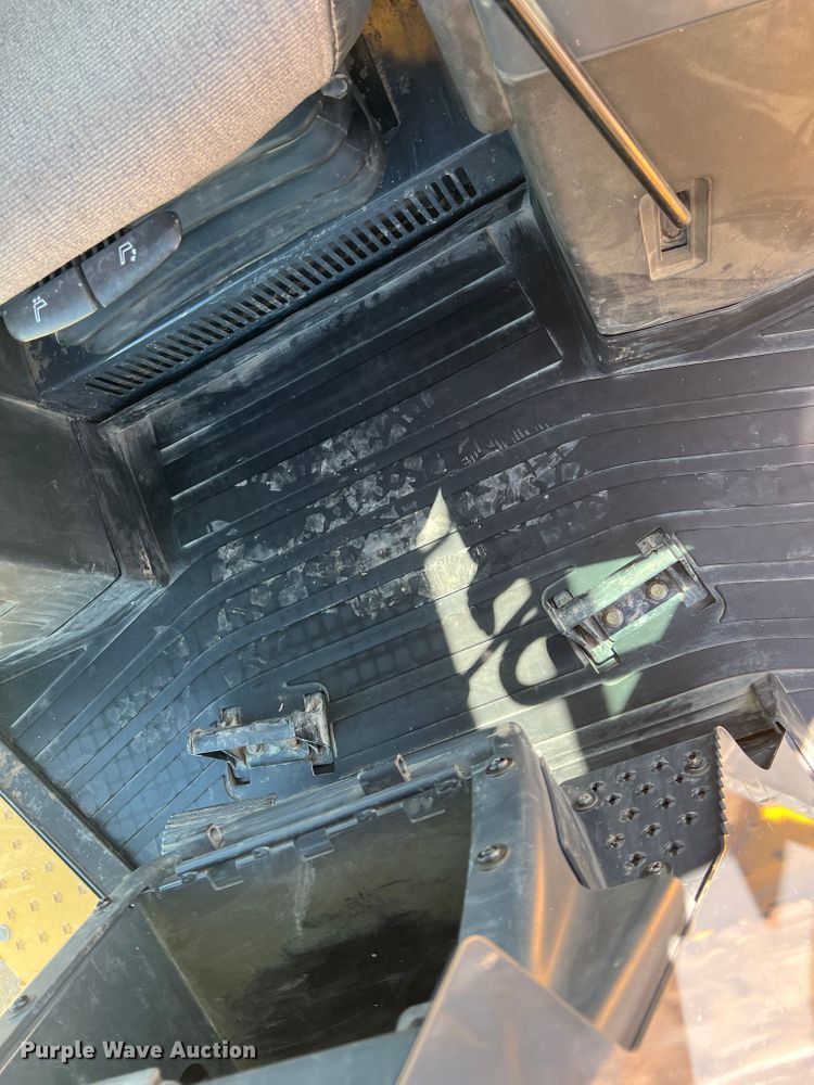 image for item DJ7650 2013 John Deere 850K  dozer