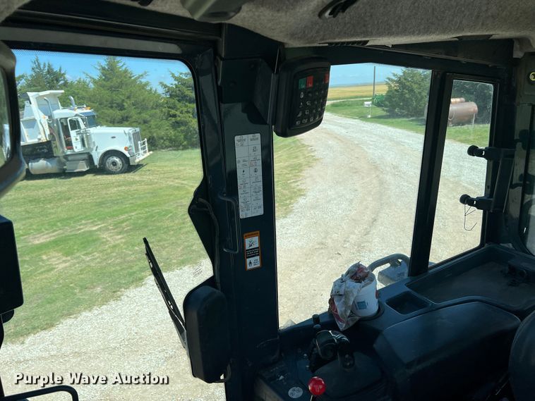 image for item DJ7650 2013 John Deere 850K  dozer