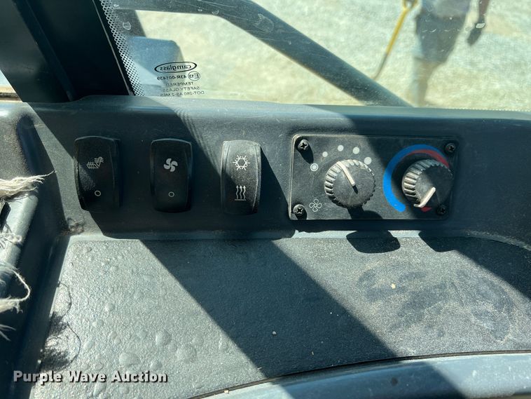 image for item DJ7650 2013 John Deere 850K  dozer