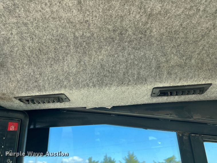 image for item DJ7650 2013 John Deere 850K  dozer