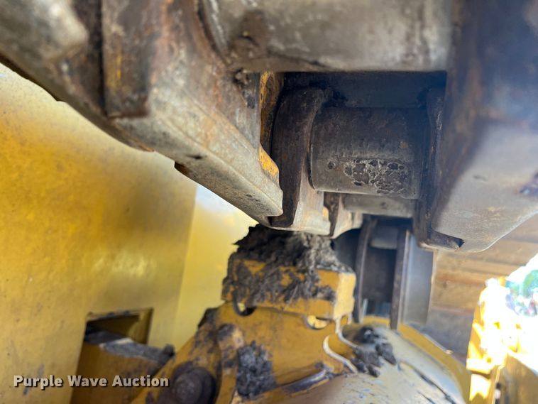 image for item DJ7650 2013 John Deere 850K  dozer