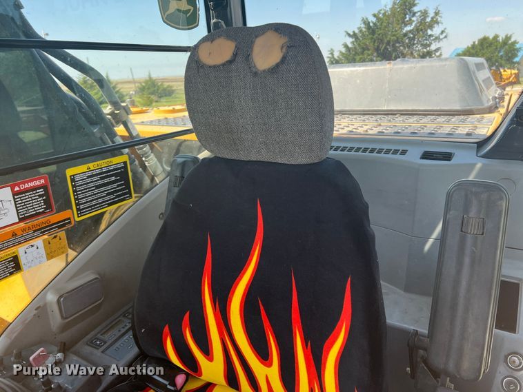 image for item DJ7651 2010 John Deere 350D LC  excavator