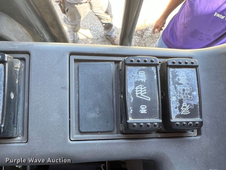 image for item DJ7651 2010 John Deere 350D LC  excavator