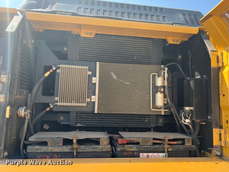 image for item DJ7651 2010 John Deere 350D LC  excavator